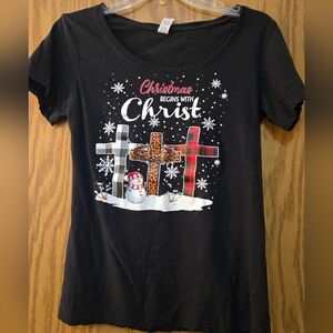 Pretty black short sleeve christmas t shirt. Size medium.